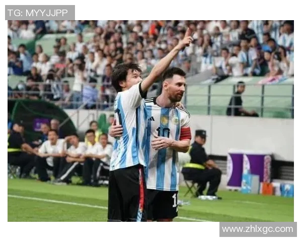 足球明星与球迷亲密互动瞬间展现温暖与激情的感人画面